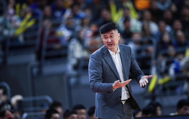 开云中国-广东宏远全力出击!主场迎战新疆男篮,杜锋拒绝输球,央视直播